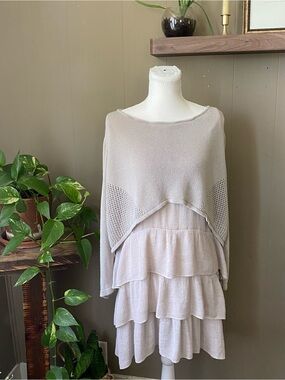 Selfie Couture by Trendolog dress in cream grey taupe